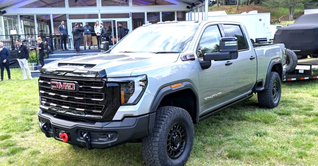 2025 GMC Sierra HD Goes Extreme With FirstEver AT4X And AEV Editions