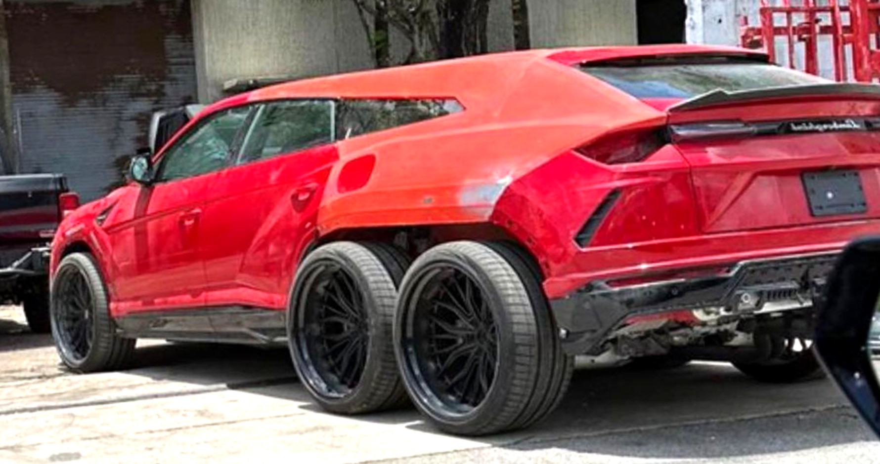 Someone Is Building A Lamborghini Urus 6×6 Auto Recent